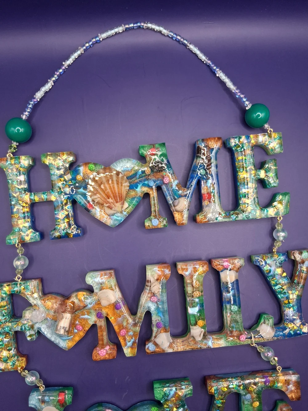 HOME FAMILY LOVE Resin Hanging Wall Art - Multicolor